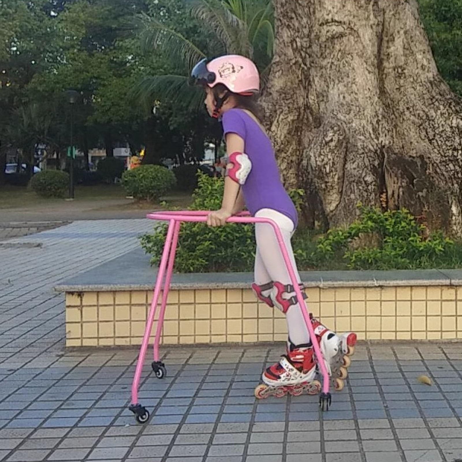 LXLZYXSF Beginners Roller Skater Aid, Kids Boys Girls Skate Trainer - 4 Wheels, Lightweight Skating Protective Gear, Self Trainer Skate Mates (Color : Pink, Size : 76cm/30inch Tall)